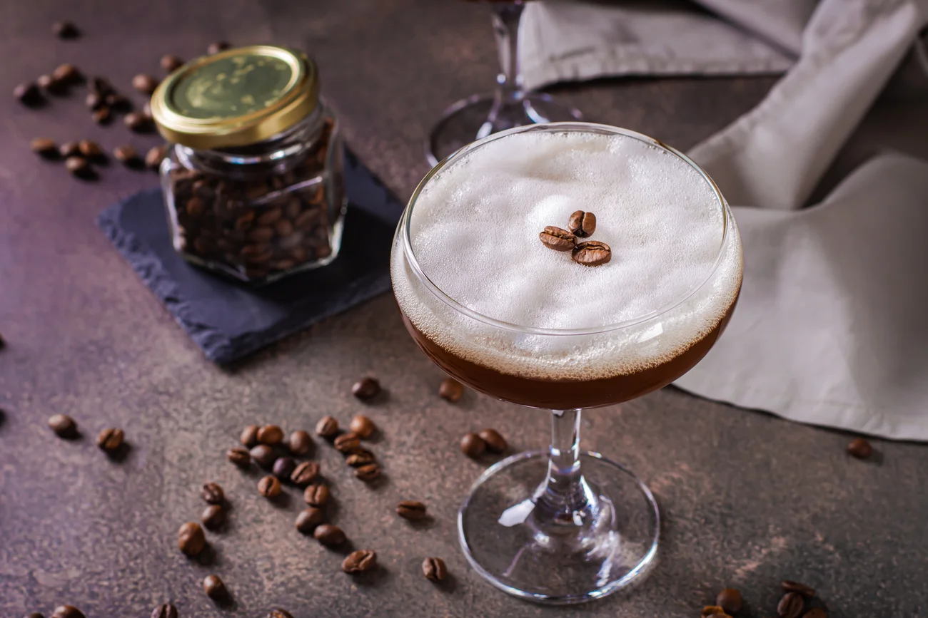 Cómo Preparar un Espresso Martini con Tequila Olmeca Altos