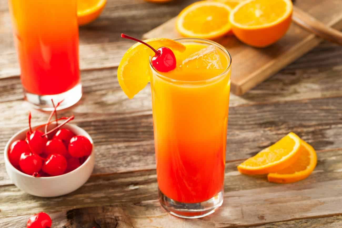 Ricetta Tequila Sunrise: Miscela di tequila e succo d’arancia