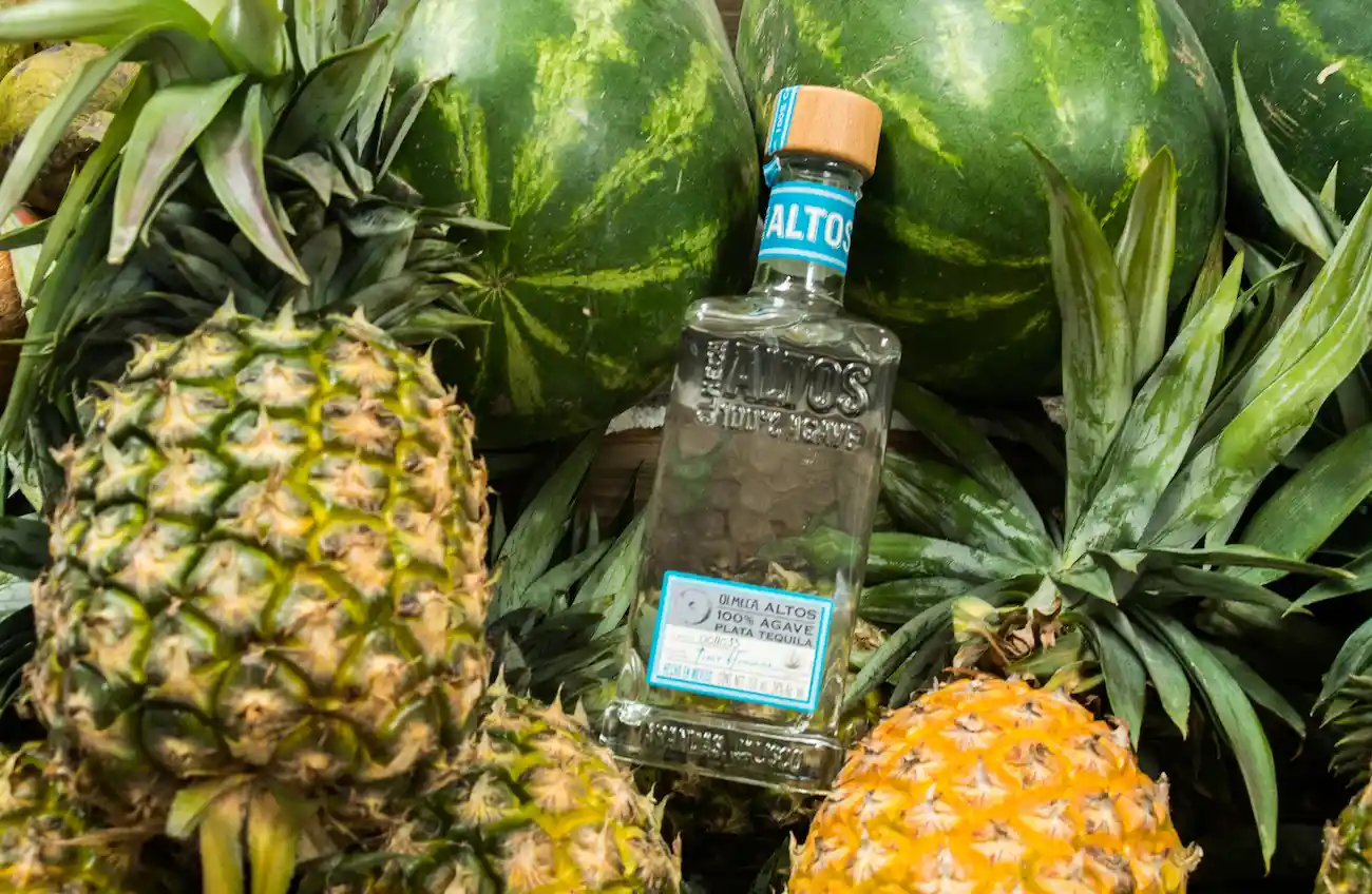 Frozen Pineapple Margarita: A Fresh Cocktail
