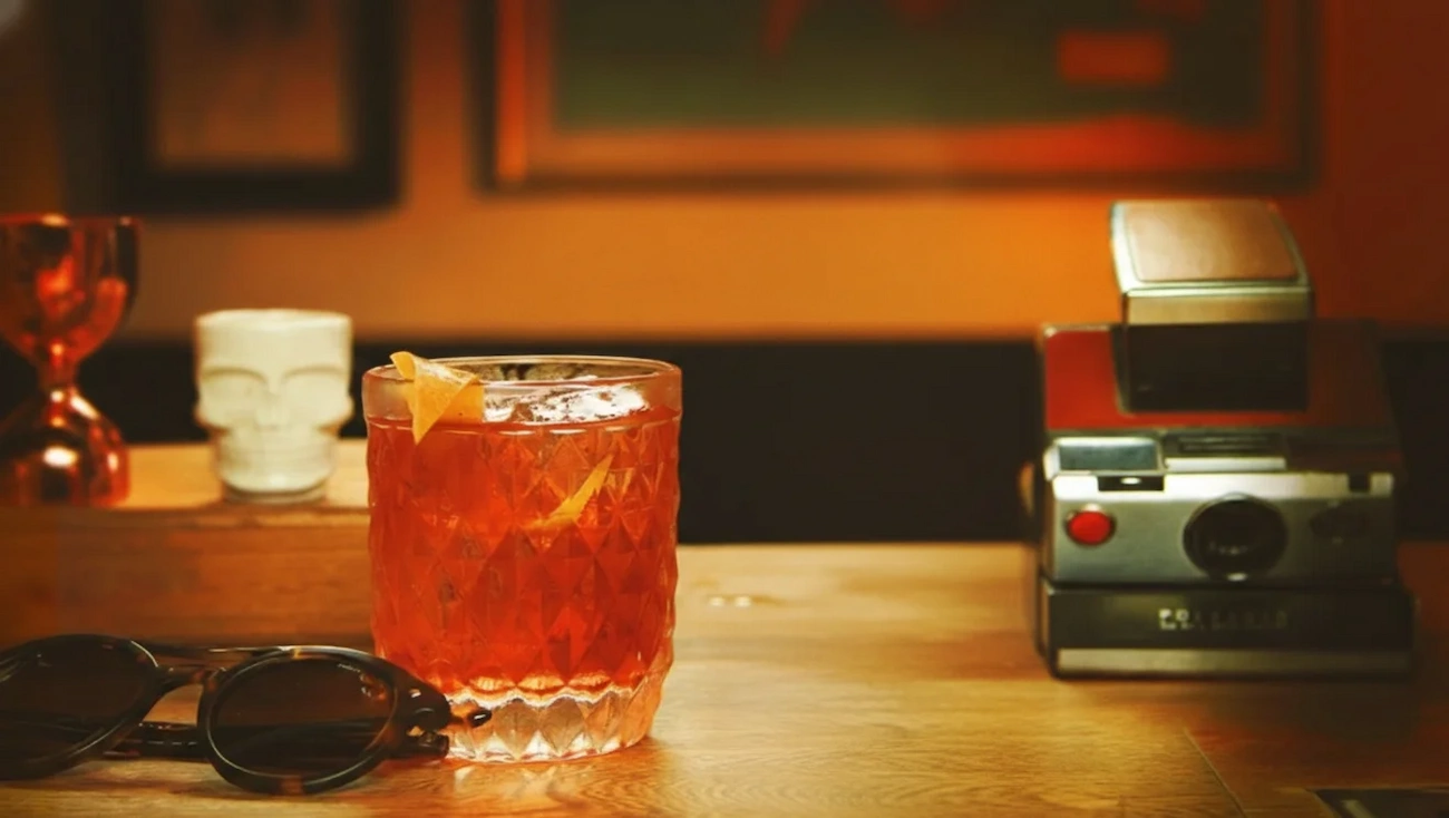 Cómo preparar un cóctel Spiced Old Fashioned